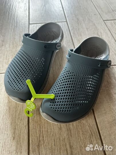 Шлепанцы crocs