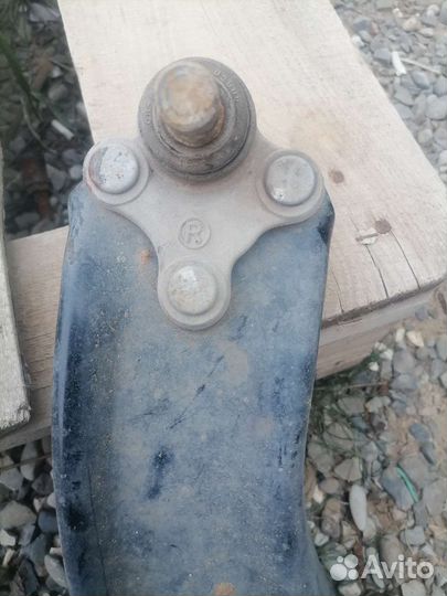 Рычаг и ступица hyundai tucson