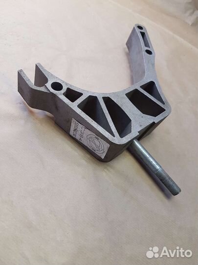 Кронштейн опоры кпп Fiat Panda 2008