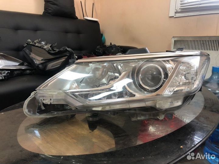 Фара ксенон левая Toyota Camry 55 2014-2017