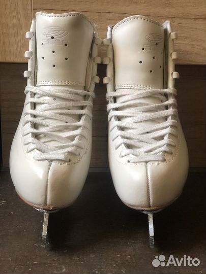 Продаю фигурные коньки