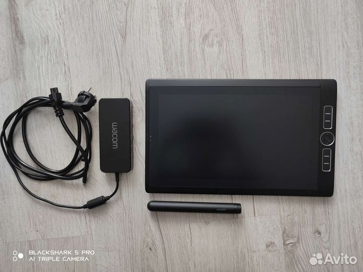 Планшет Wacom mobile studio pro 13