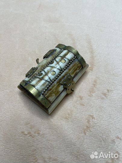 Шкатулка для украшений резьба кость + латунь