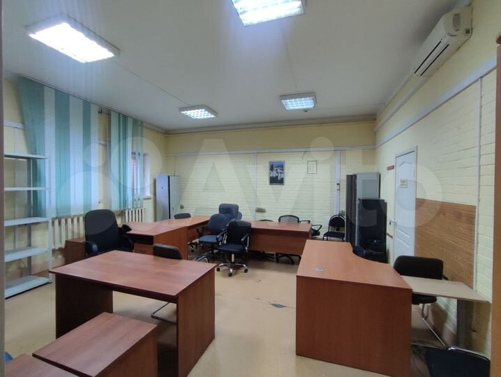 Офисы, склад 409.7 м²
