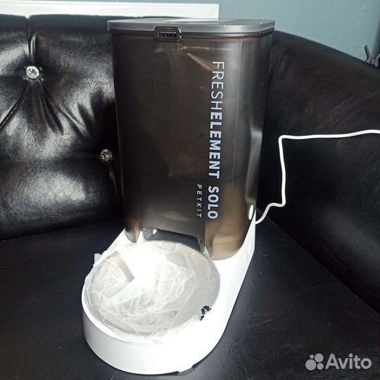 Автоматическая кормушка для животных petkit