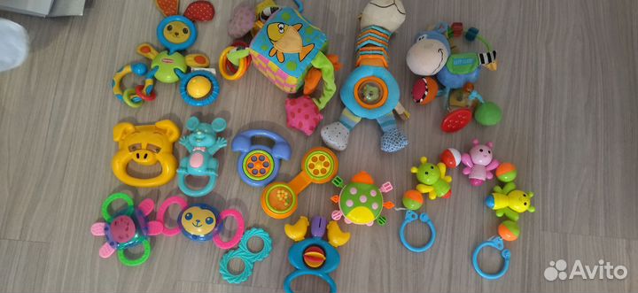 Развивающие игрушки пакетом