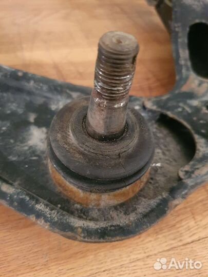 Рычаги передние верхние Nissan Pathfinder / Navara