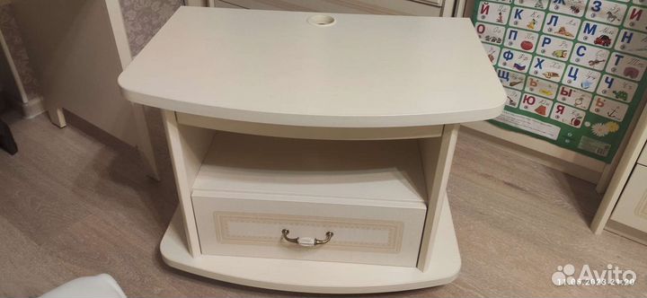 Тумба под телевизор 