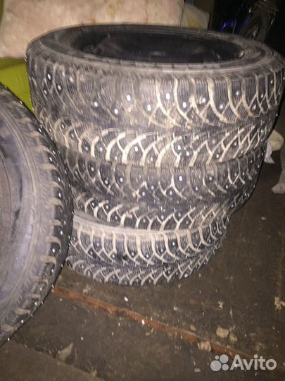 Колеса шипованные в сборе r15