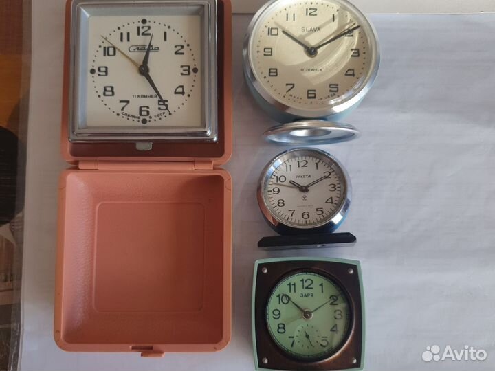 Часы будильники, заря, ракета, слава