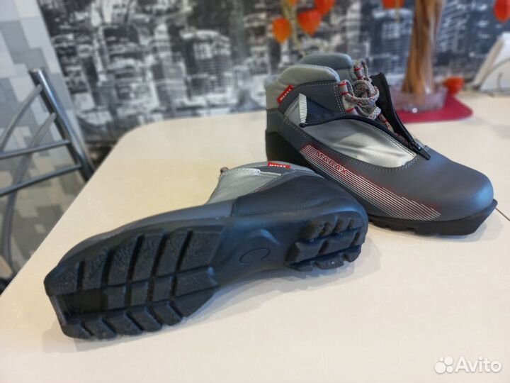 Лыжные ботинки