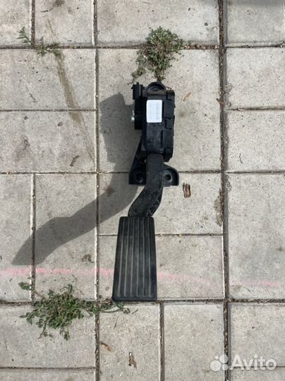 Педаль газа тормоза solaris 1 АКПП