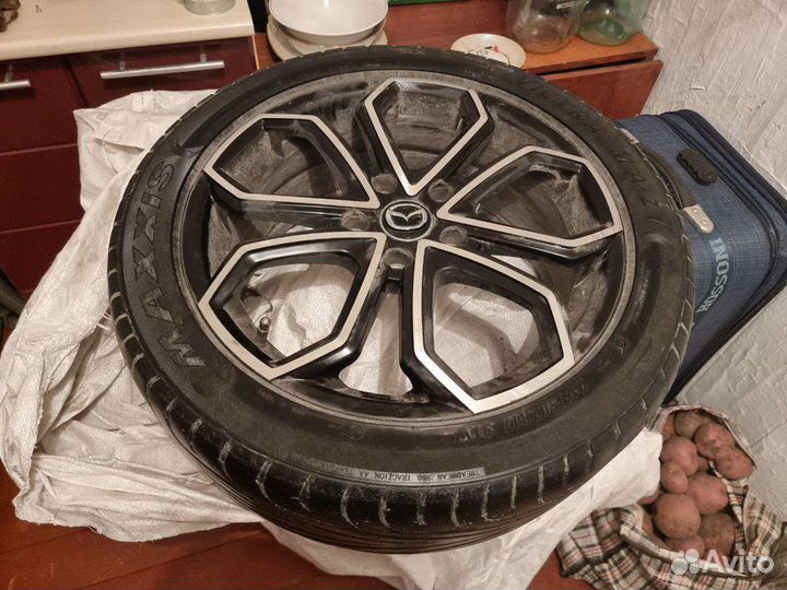 Maxxis Victra MA-Z1 215/50 R17