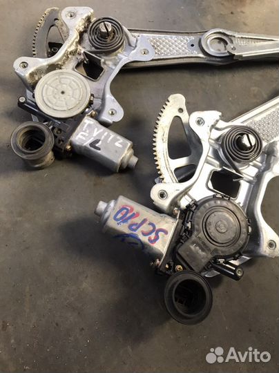 Стеклоподъемник toyota vitz левый