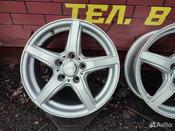 Красивые диски r16 5x114.3