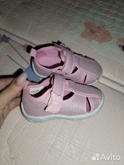 Сандалии для девочки