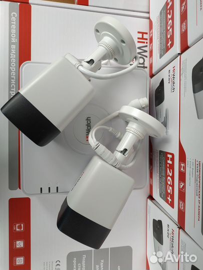 HiWatch 2 IP камеры 2Мп + ресивер с PoE