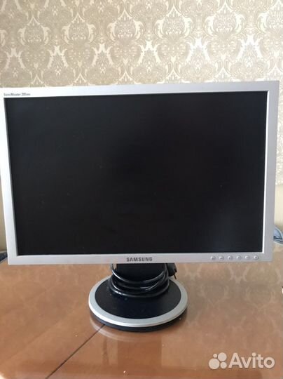 Монитор Samsung SyncMaster 205 BW