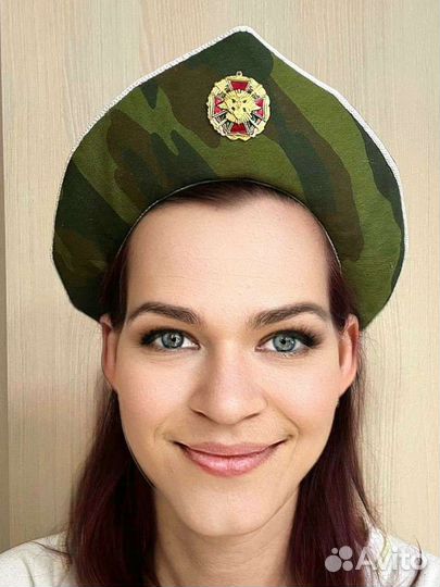 Русский народный кокошник в военном стиле