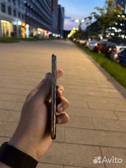 iPhone Xs, 64 ГБ