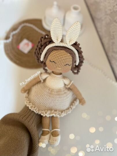 Вязаная кукла ручной работы