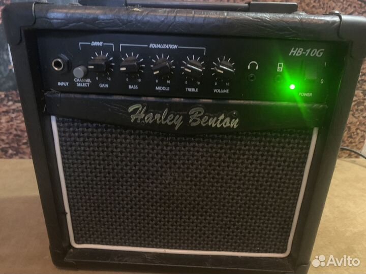 Гитарный комбоусилитель