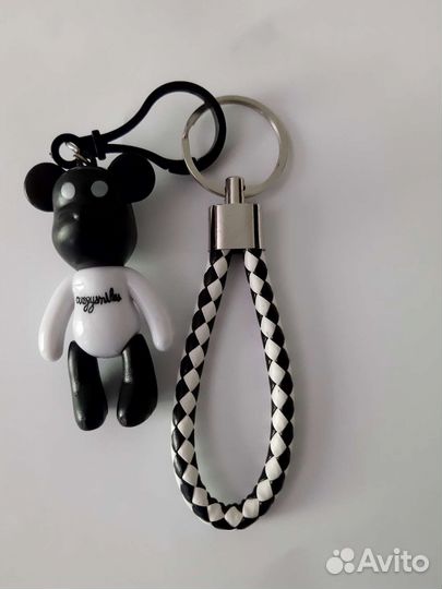 Брелок для ключей новый в подарочной упаковке
