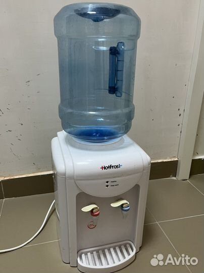 Кулер для нагрева бутилированной воды