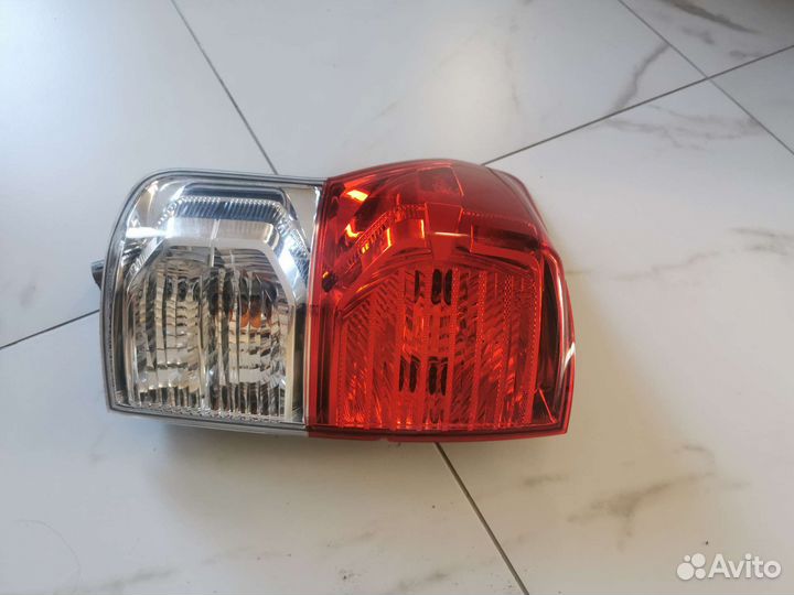 Фонарь задний Toyota Tundra