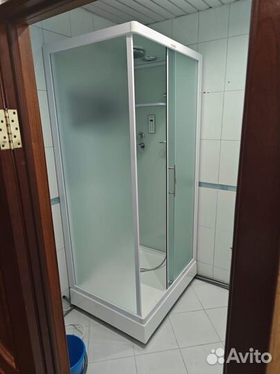 Установка душевых кабин