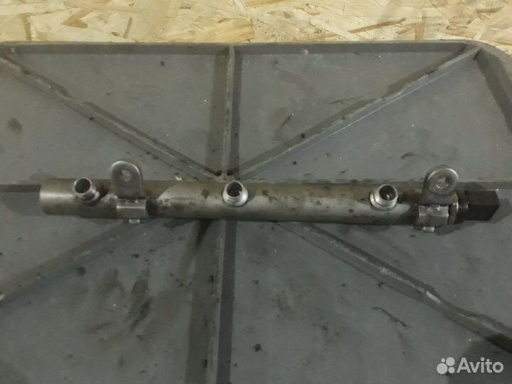 Топливная рейка (форсунки) Mercedes Vito W639 3.0