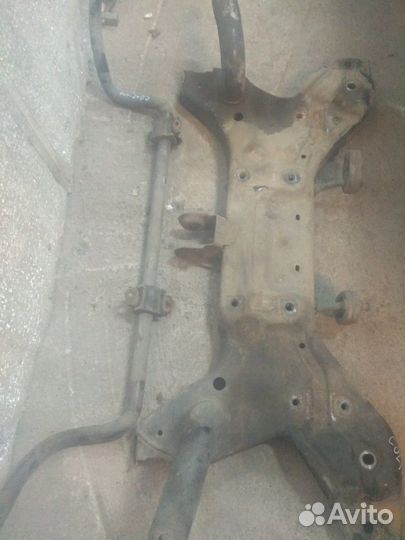 Подрамник Mitsubishi Colt Z25A