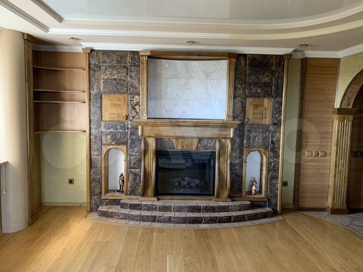 4-к. квартира, 175 м², 6/10 эт.