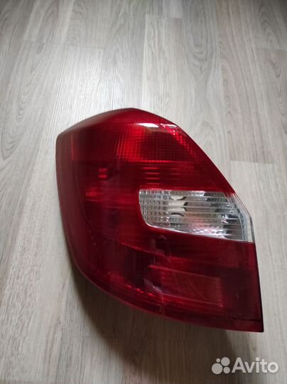 Фонарь задний левый Skoda fabia 2