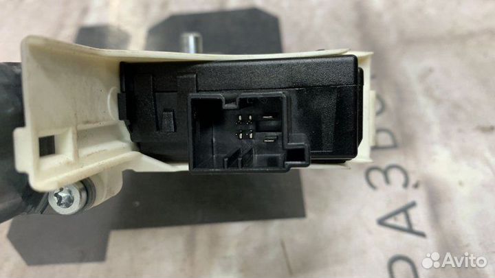 Мотор стеклоподъемника передний правый Audi Q7 4LB