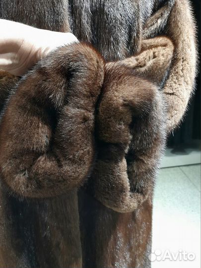 Шуба норковая длинная с капюшоном 48 размер