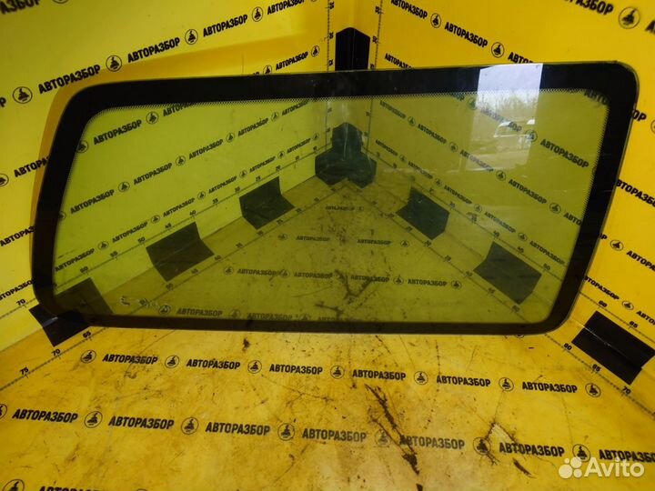 Стекло кузовное глухое левое VW Golf 3