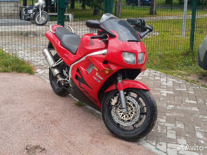 Honda vfr750f