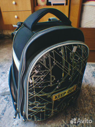 Продам школьный рюкзак