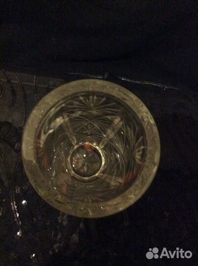 Вазы хрустальные и стеклянная