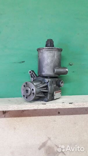 Насос гур Mercedes m104 A2104662001 W124 W129 W202