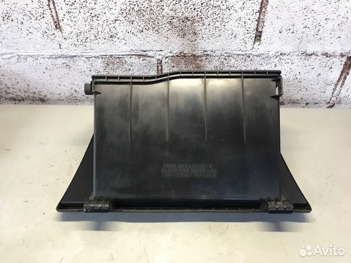 Бардачок Mitsubishi Lancer седан 1.6 2004