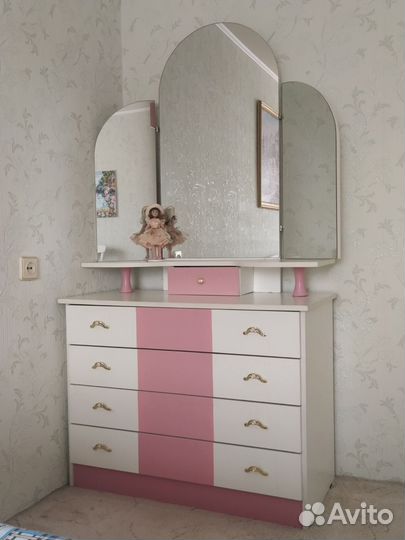 Спальный гарнитур