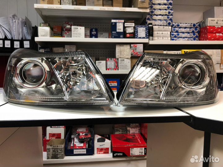 Фара левая / правая Skoda Octavia A5