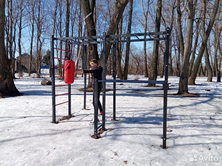 Уличный спортивный комплекс для детей и взрослых