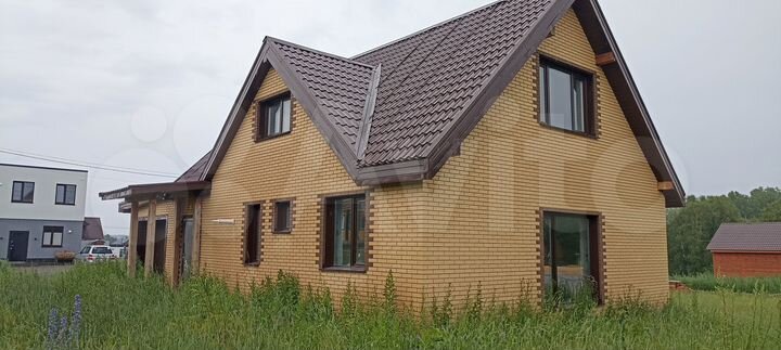 Коттедж 175 м² на участке 7 сот.