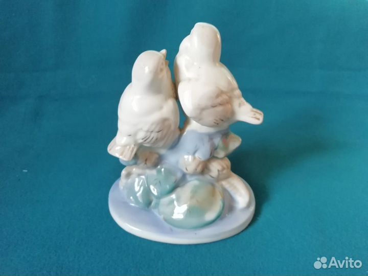 Фарфоровая статуэтка 