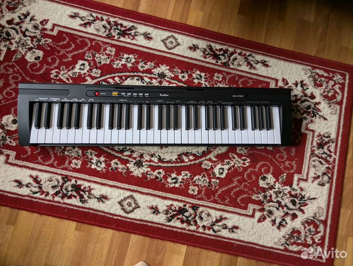 Синтезатор Tesler 6120