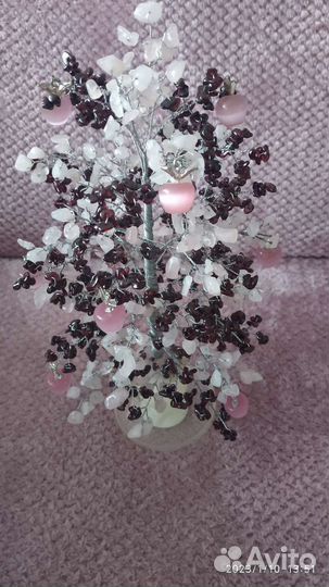 Яблонька из натурального камня