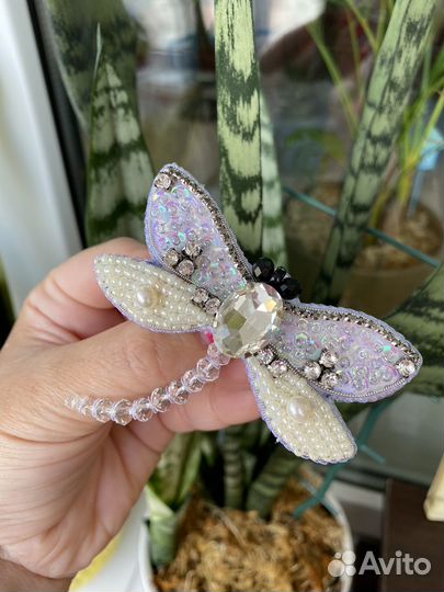 Брошки из бисера